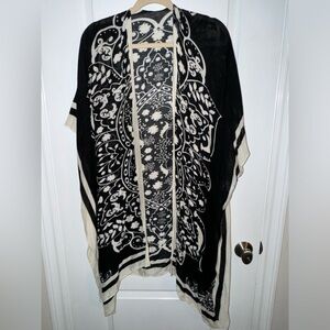 Lovestitch Black and White Kimono Beach Cover Up: One Size